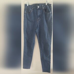 Rio of Stars women's misses size 28 medium wash skinny blue jeans. Stretch.